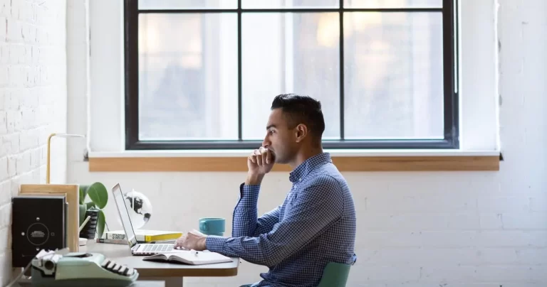 The Right Way to Turn Down the Job offer